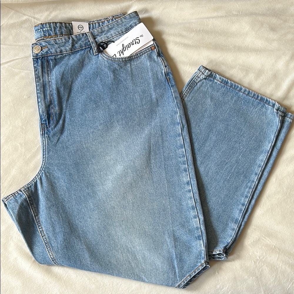 High Rise Relaxed Fit Jeans Plus Size Light Wash Size 20